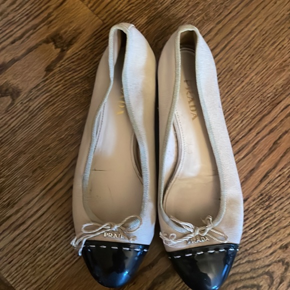 Prada flats - Picture 2 of 4